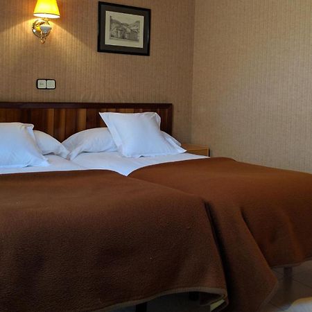 Hostal Talabart Лес Екстер'єр фото
