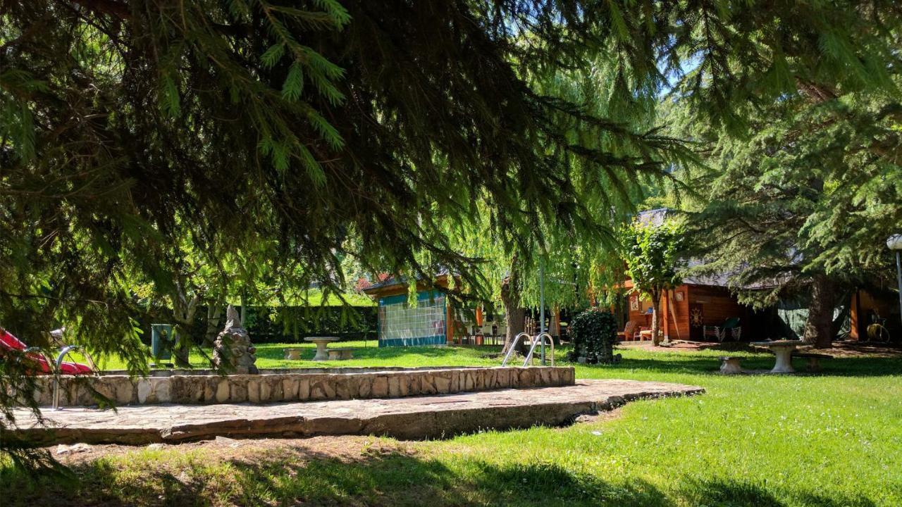 Hostal Talabart Лес Екстер'єр фото