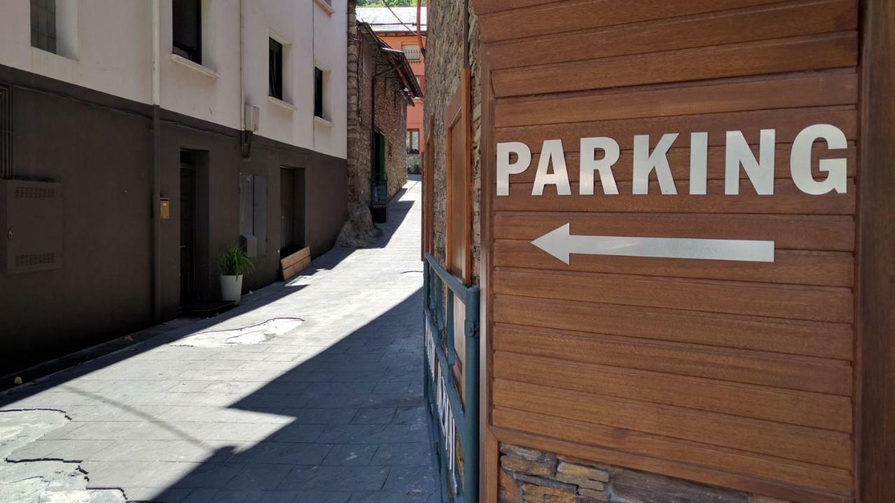 Hostal Talabart Лес Екстер'єр фото