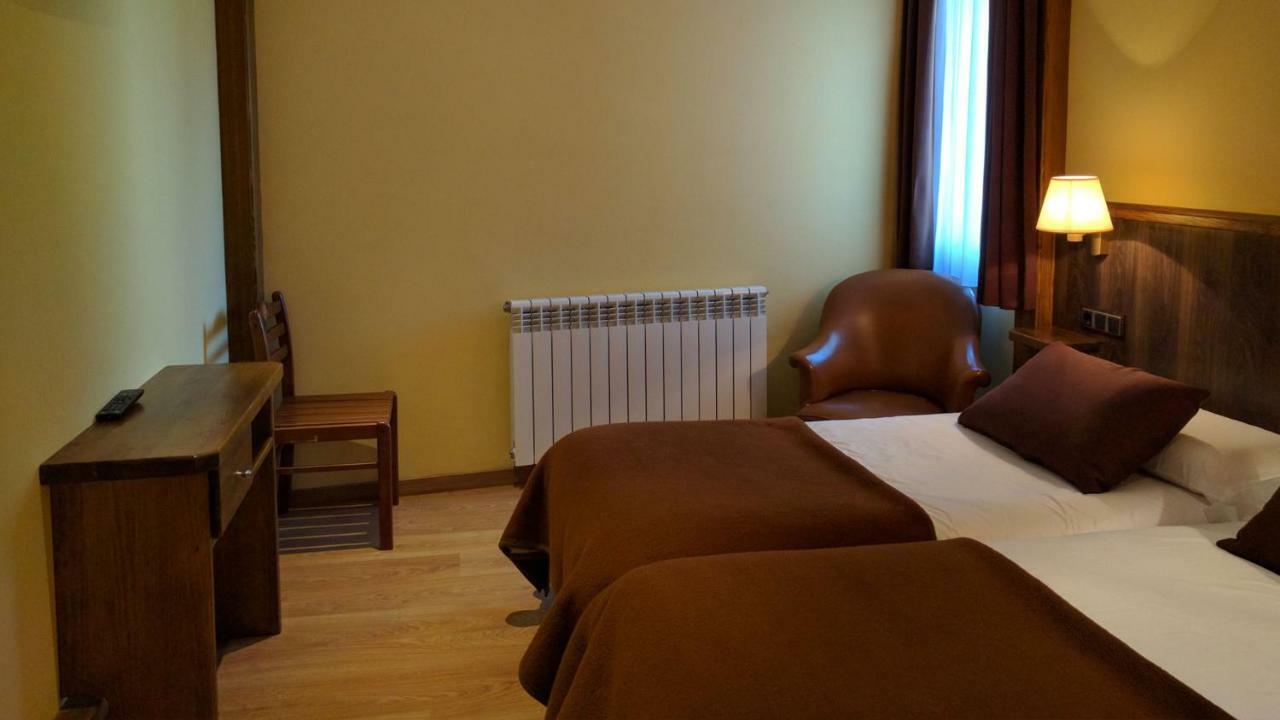 Hostal Talabart Лес Екстер'єр фото