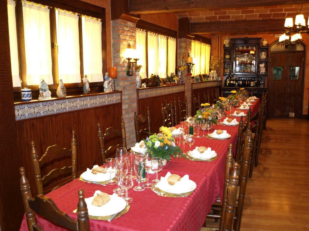 Hostal Talabart Лес Екстер'єр фото
